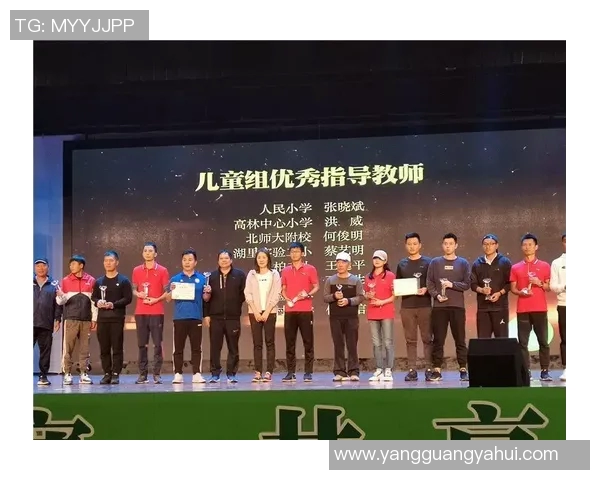 足球明星亲笔签名直播活动盛大开启与球迷互动共创精彩时刻